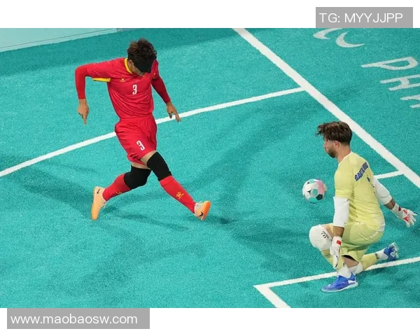 突破极限挑战自我 游泳运动员奋力拼搏的背后故事与奋斗历程